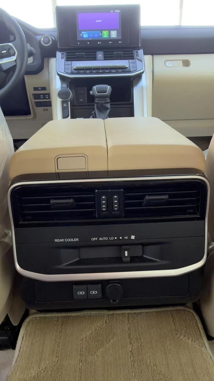 interior image_0