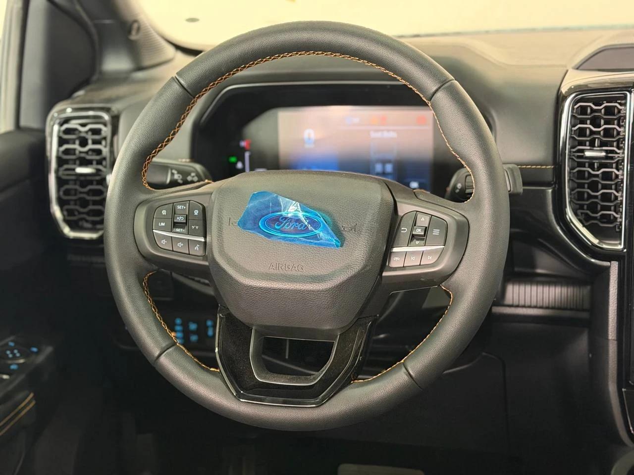 interior frontLeft