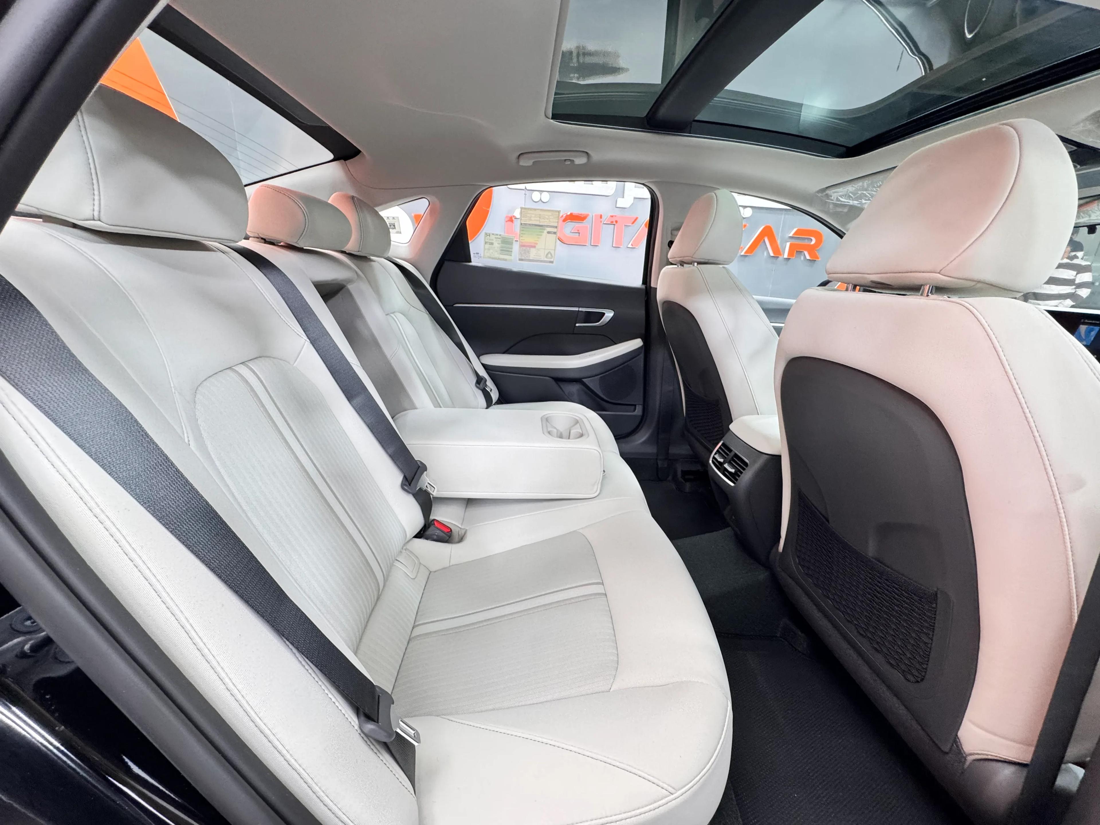 interior frontRight