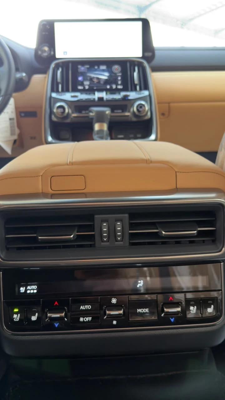 interior image_1